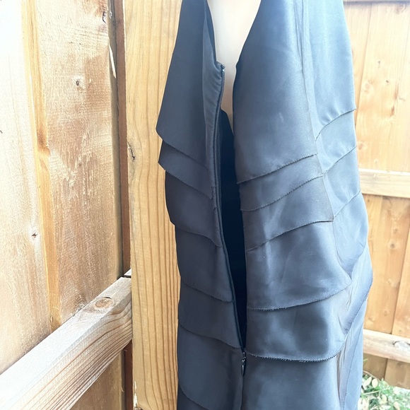 ⭐️ Bogo ⭐️🦋 Michael Kors Sz 6 black tiered sheath dress - Picture 5 of 15